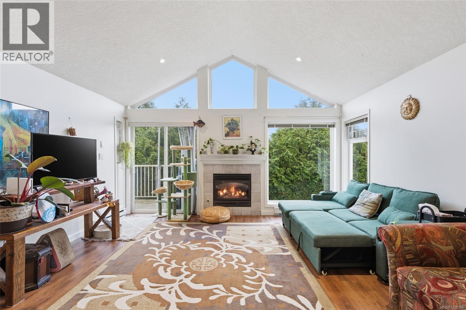 #9 571 BRADLEY ST - 10