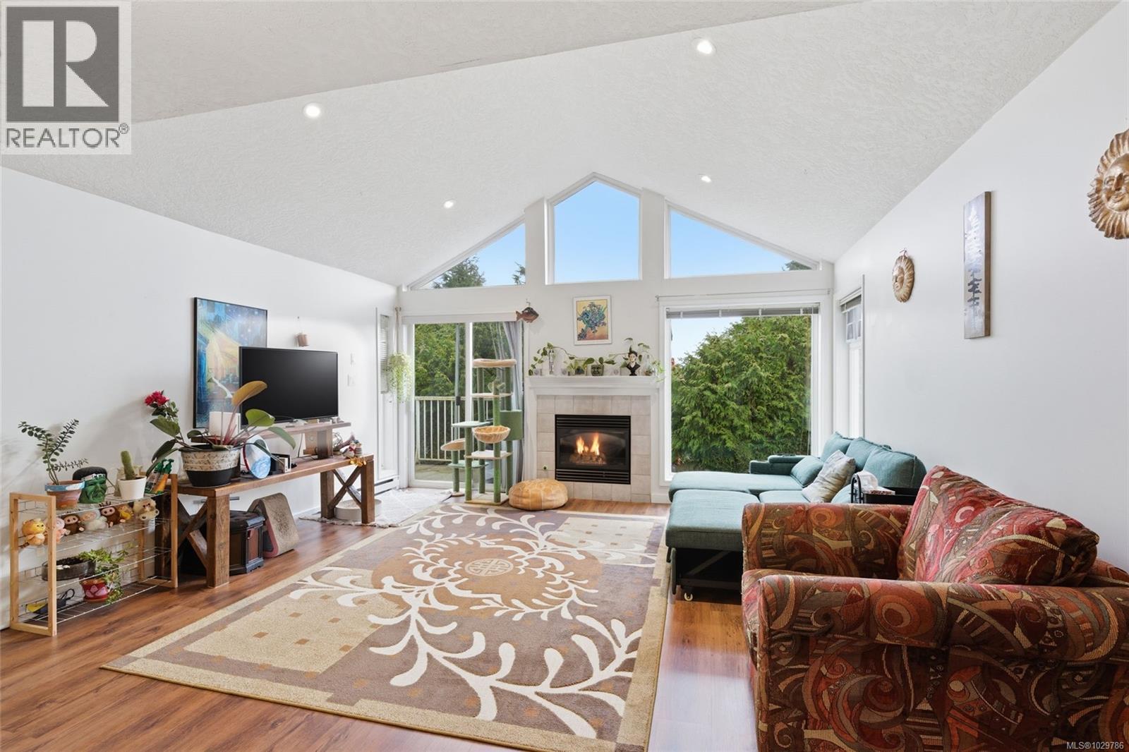 #9 571 BRADLEY ST - 12