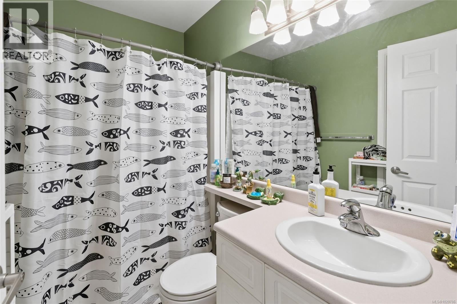 #9 571 BRADLEY ST - 18