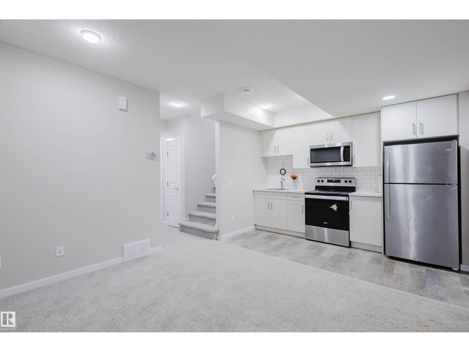 8149 226A ST NW - 36