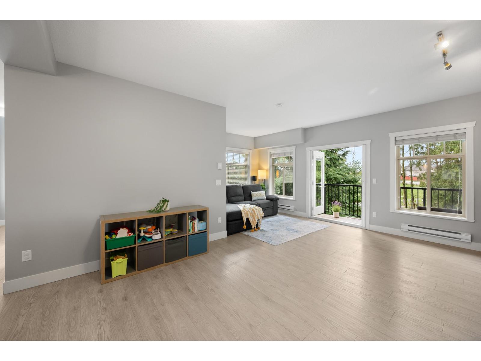 25 2950 LEFEUVRE ROAD