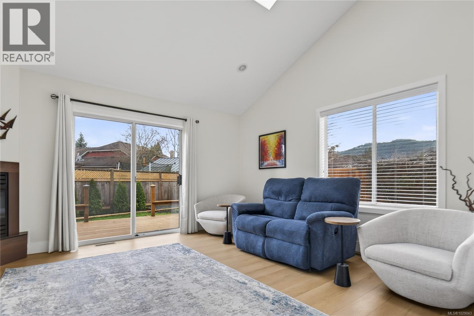 881 THERRES CRES - 12