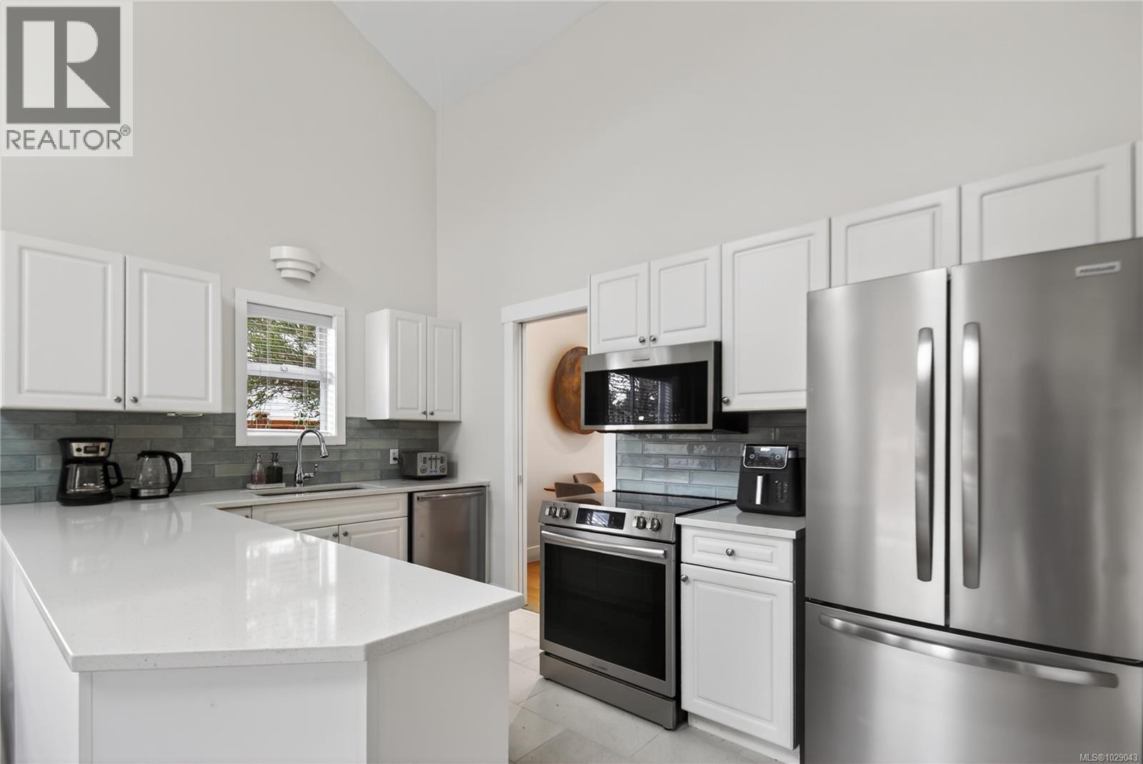 881 THERRES CRES - 8