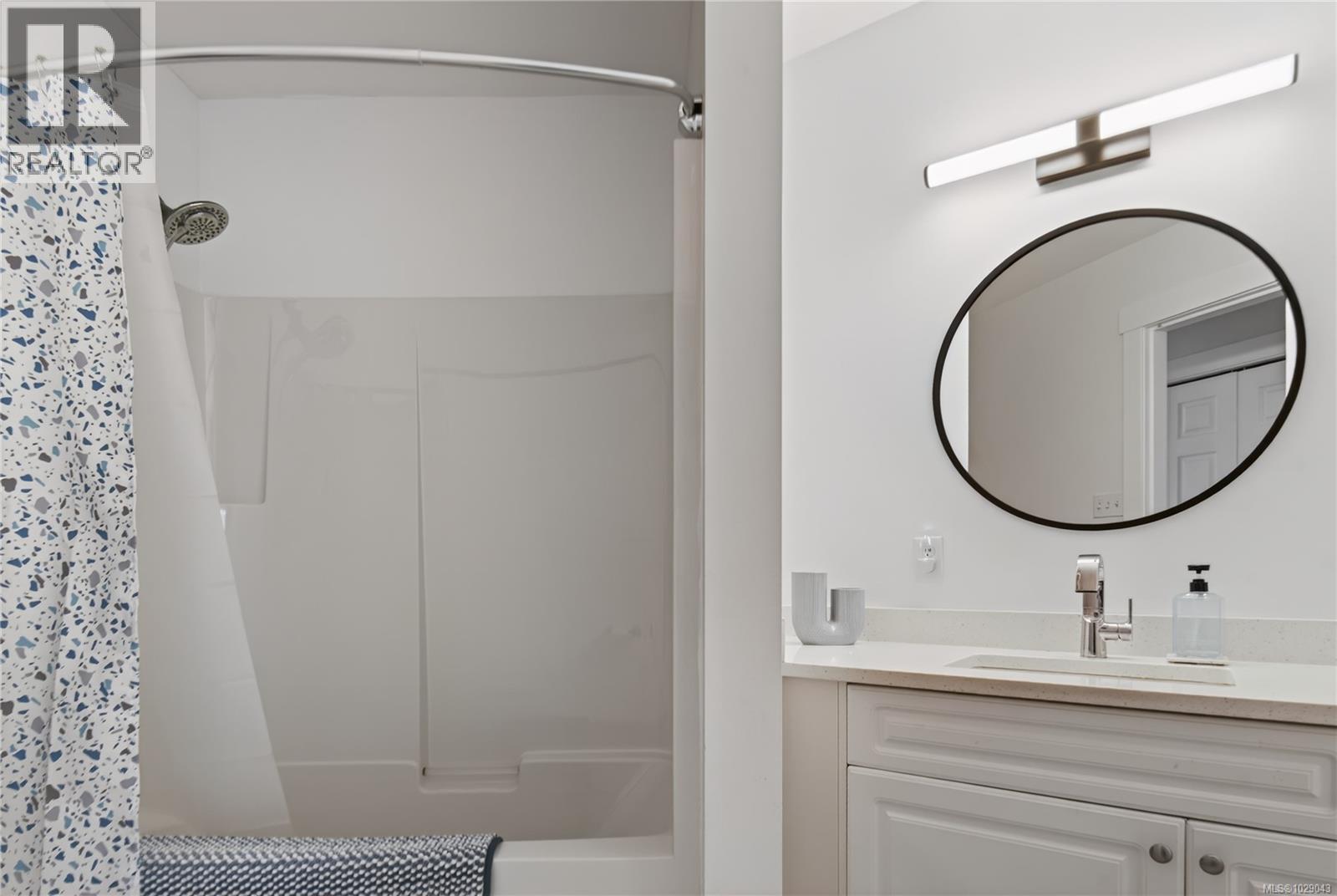 881 THERRES CRES - 21