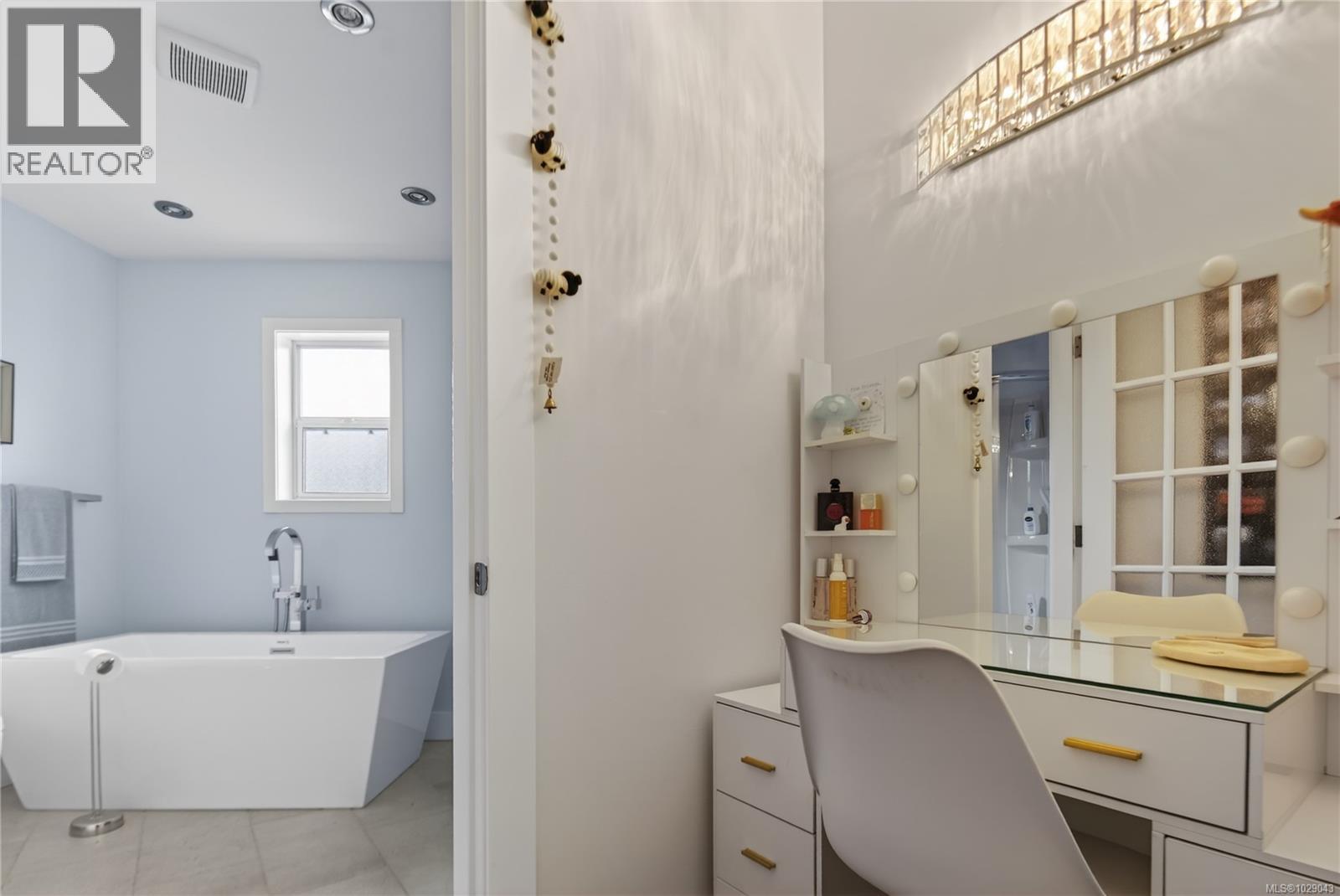 881 THERRES CRES - 18