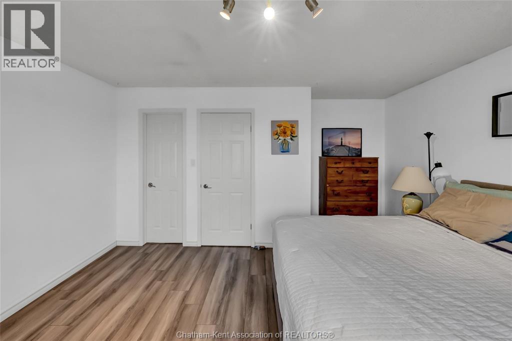 20 Phair CRESCENT - 22