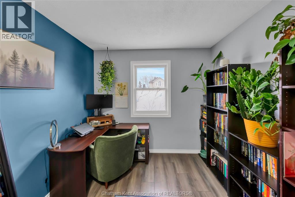 20 Phair CRESCENT - 25