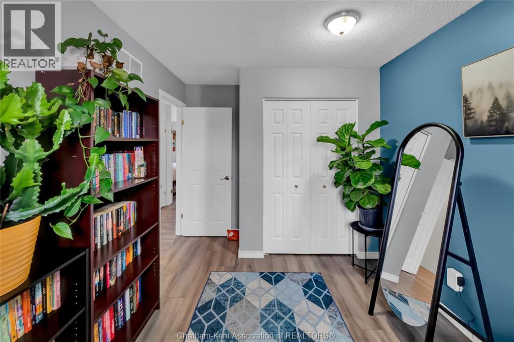 20 Phair CRESCENT - 26