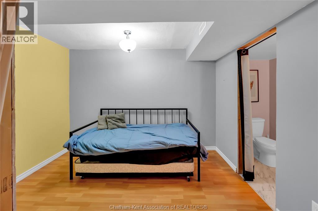 20 Phair CRESCENT - 36