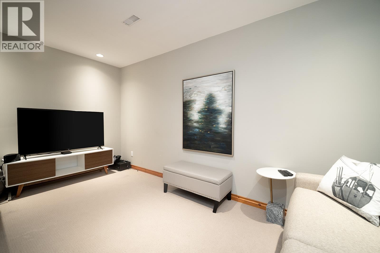 18 8030 NICKLAUS NORTH BOULEVARD, Whistler