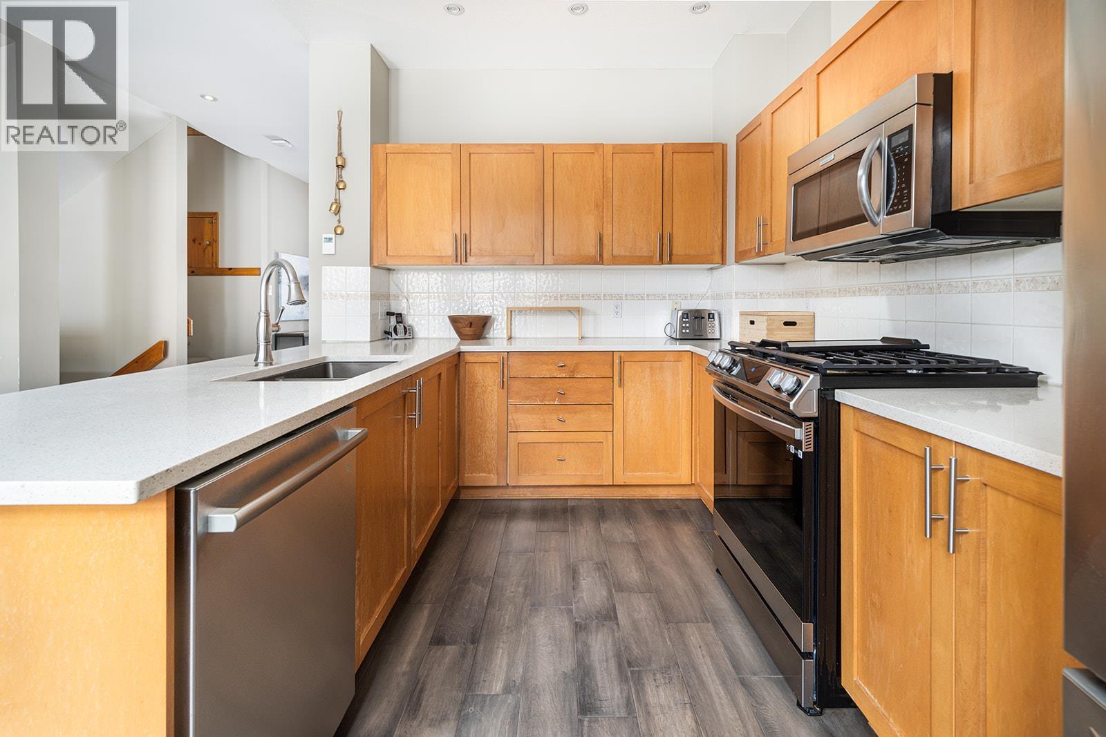 18 8030 NICKLAUS NORTH BOULEVARD, Whistler