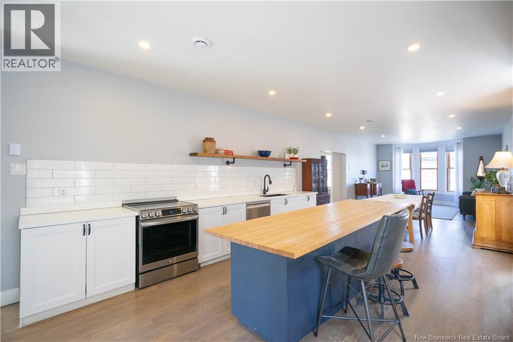 208-210 KING ST EAST - 10