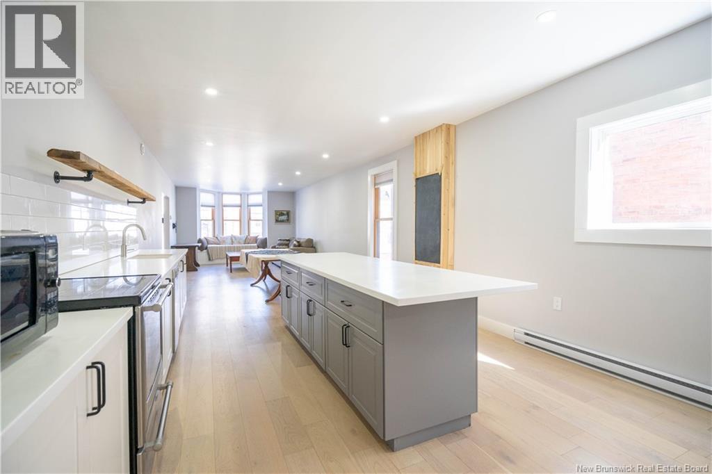 208-210 KING ST EAST - 30