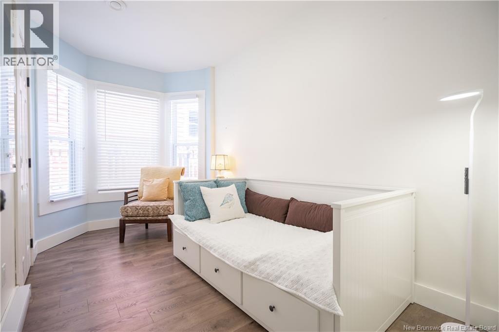 208-210 KING ST EAST - 16