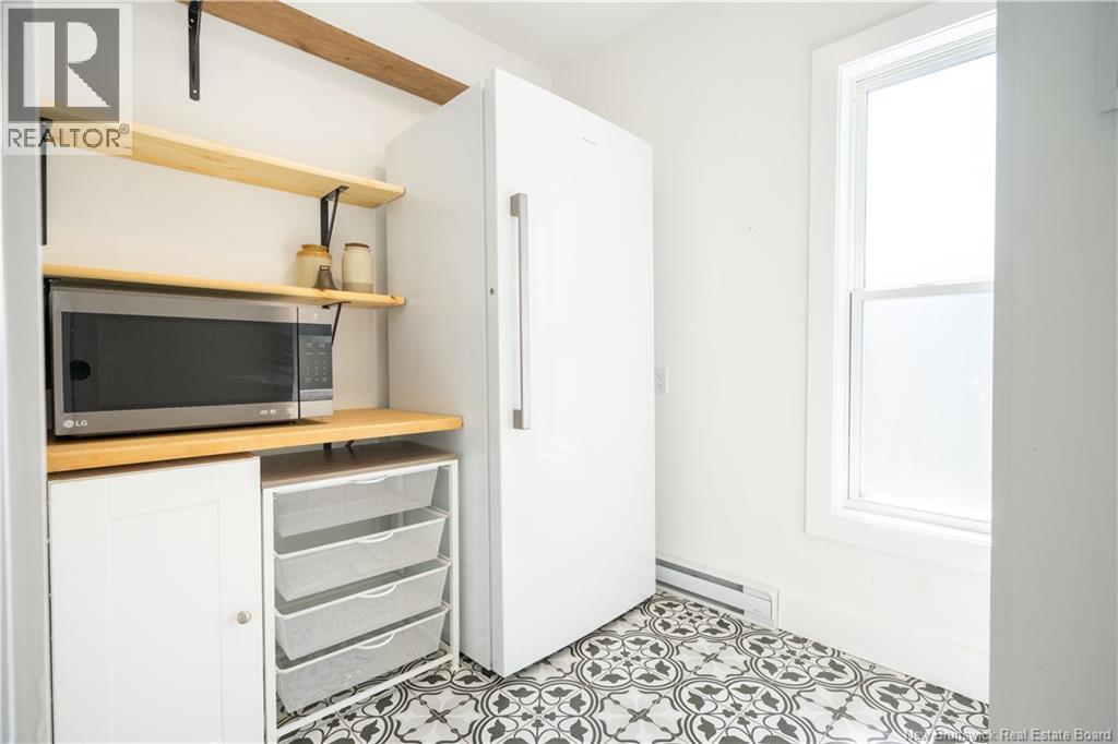 208-210 KING ST EAST - 11