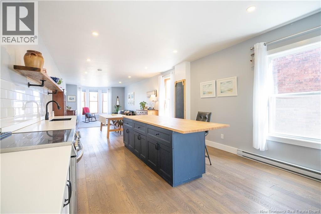 208-210 KING ST EAST - 9