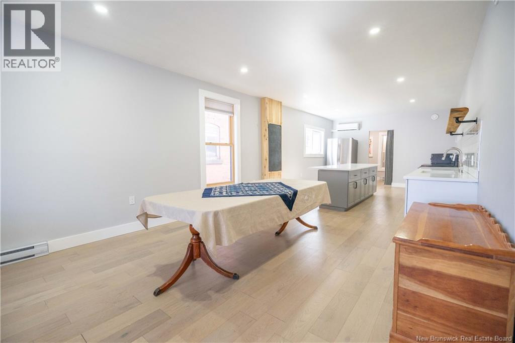 208-210 KING ST EAST - 26