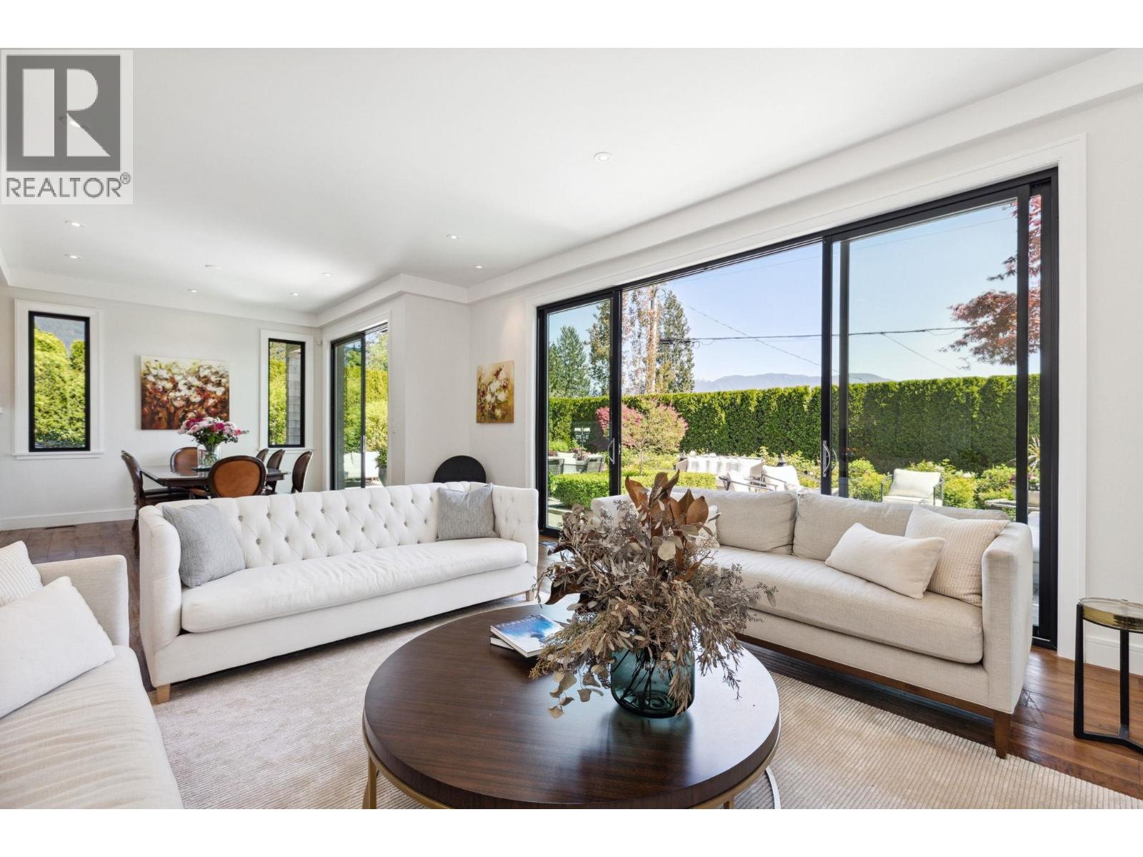 939 FRIAR CRESCENT, North Vancouver