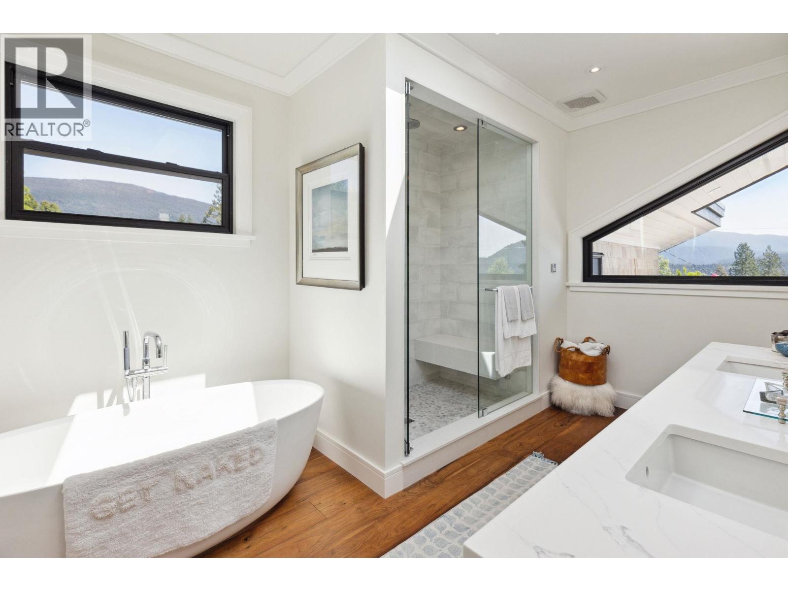 939 FRIAR CRESCENT, North Vancouver