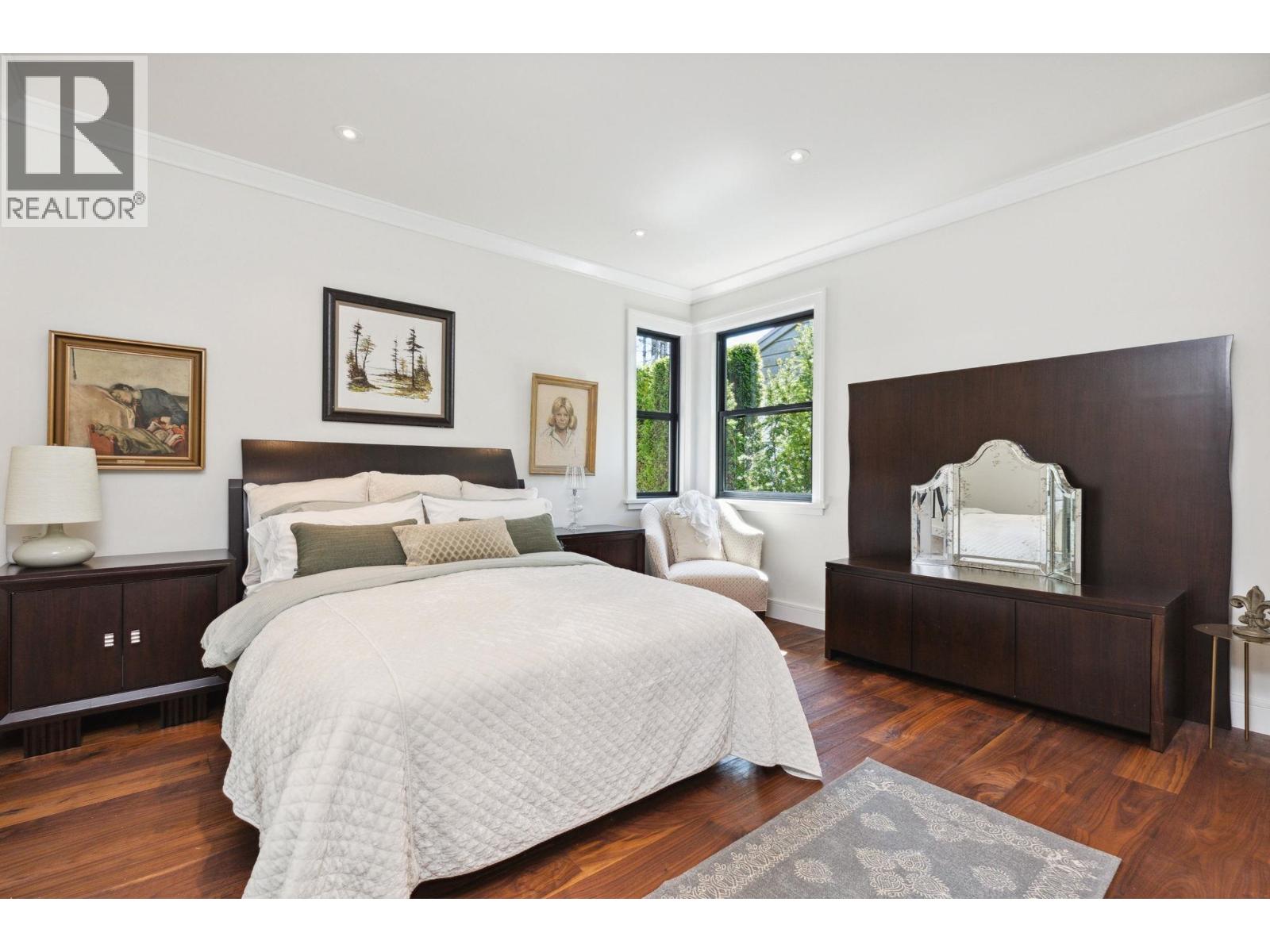 939 FRIAR CRESCENT, North Vancouver