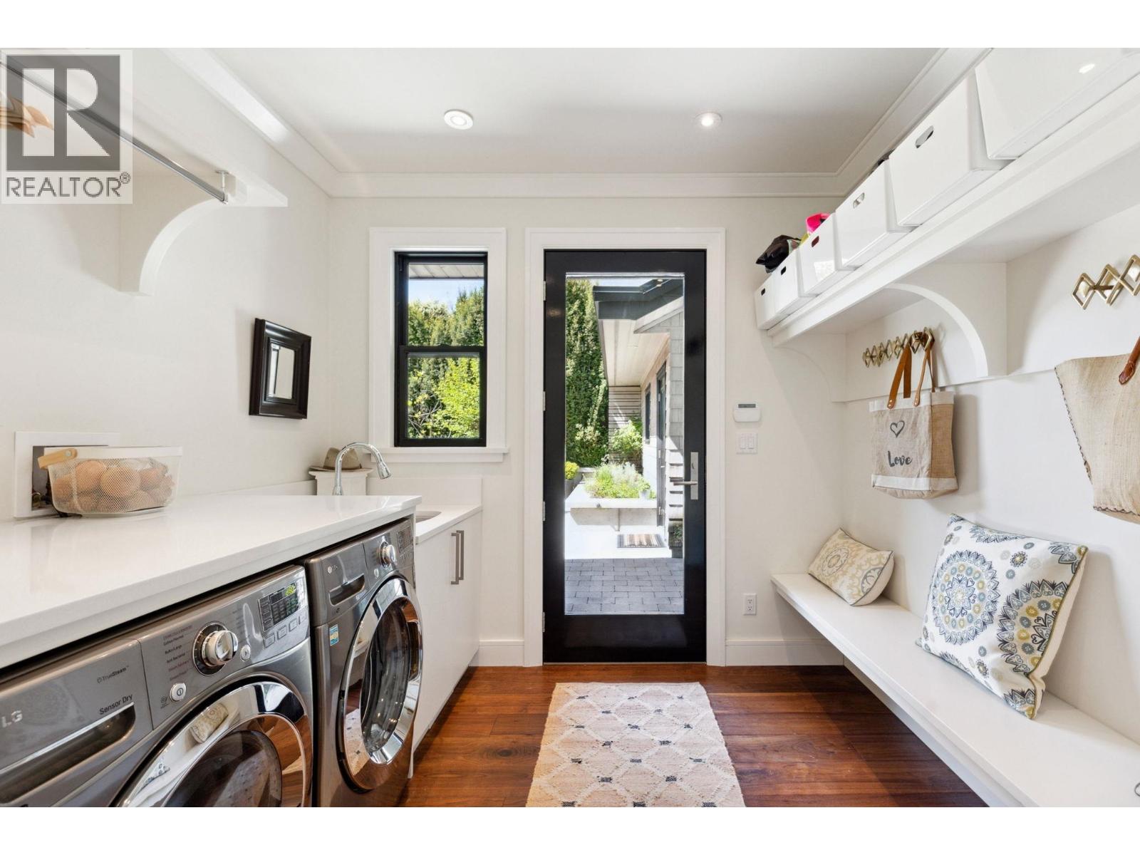 939 FRIAR CRESCENT, North Vancouver