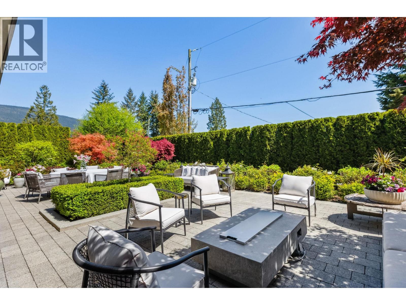 939 FRIAR CRESCENT, North Vancouver