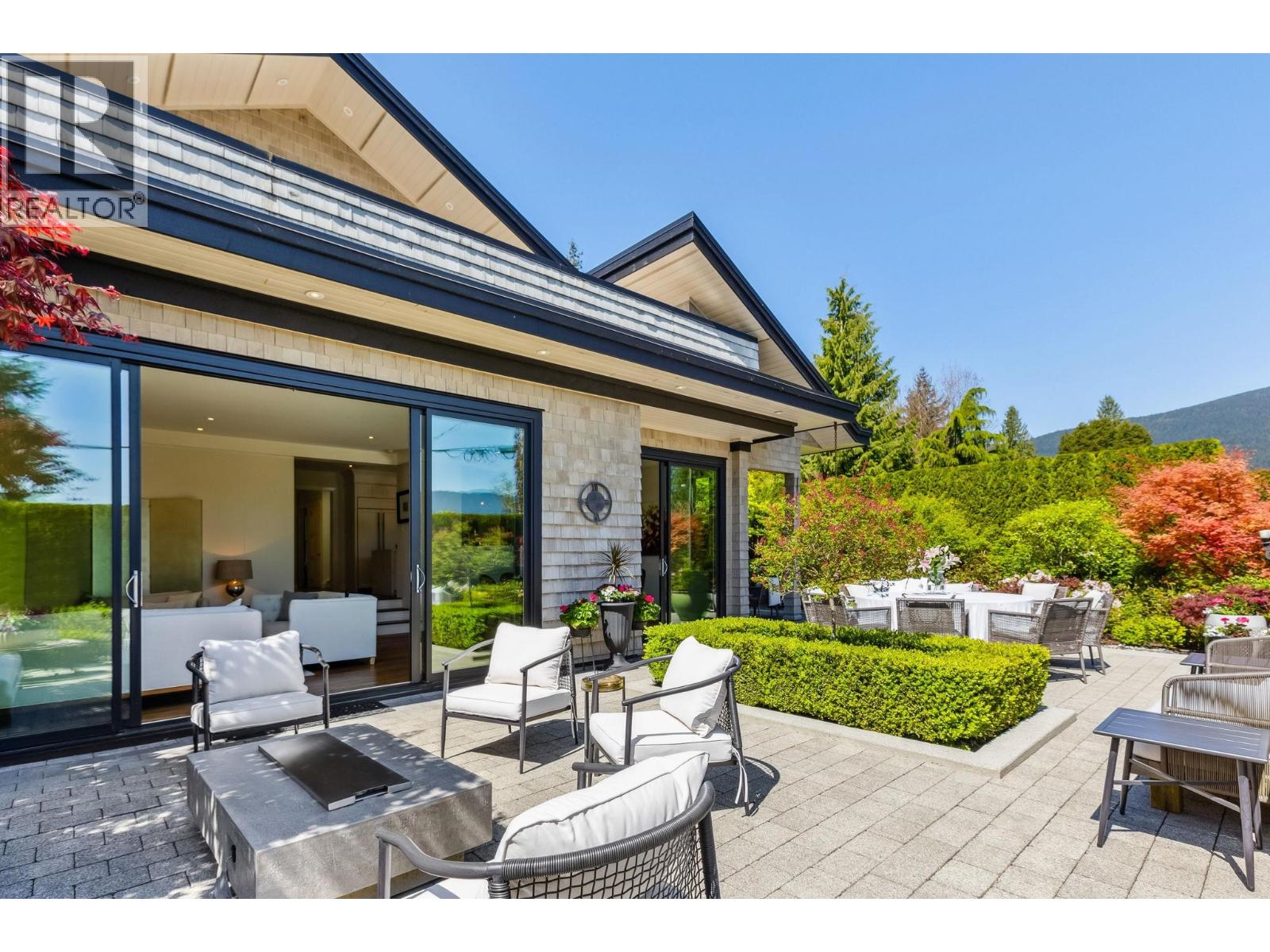 939 FRIAR CRESCENT, North Vancouver