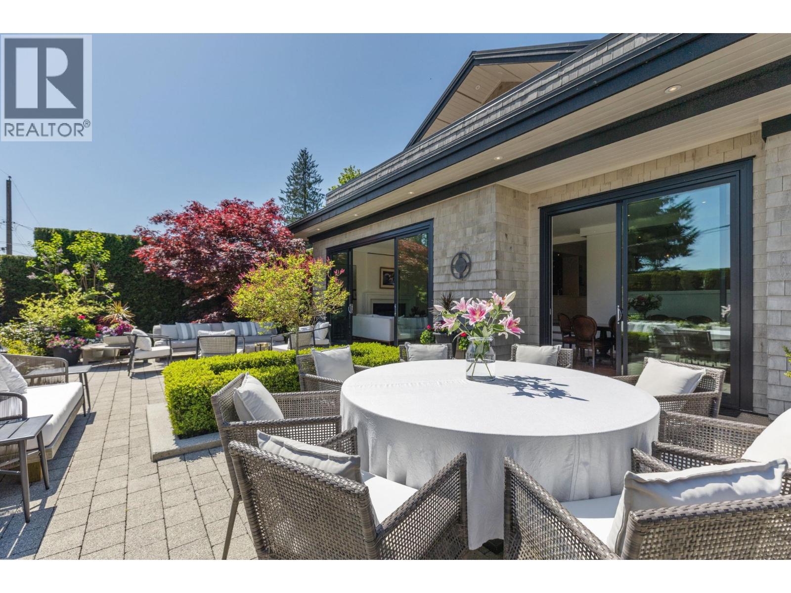 939 FRIAR CRESCENT, North Vancouver