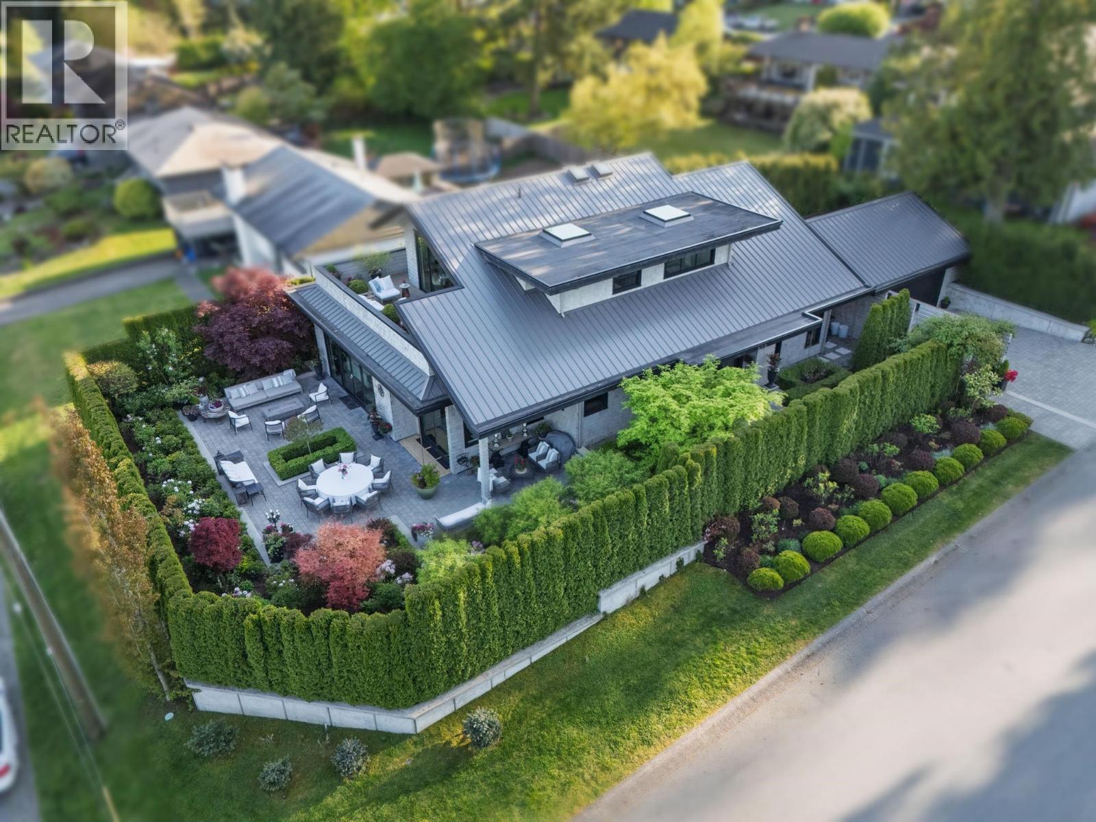 939 FRIAR CRESCENT, North Vancouver