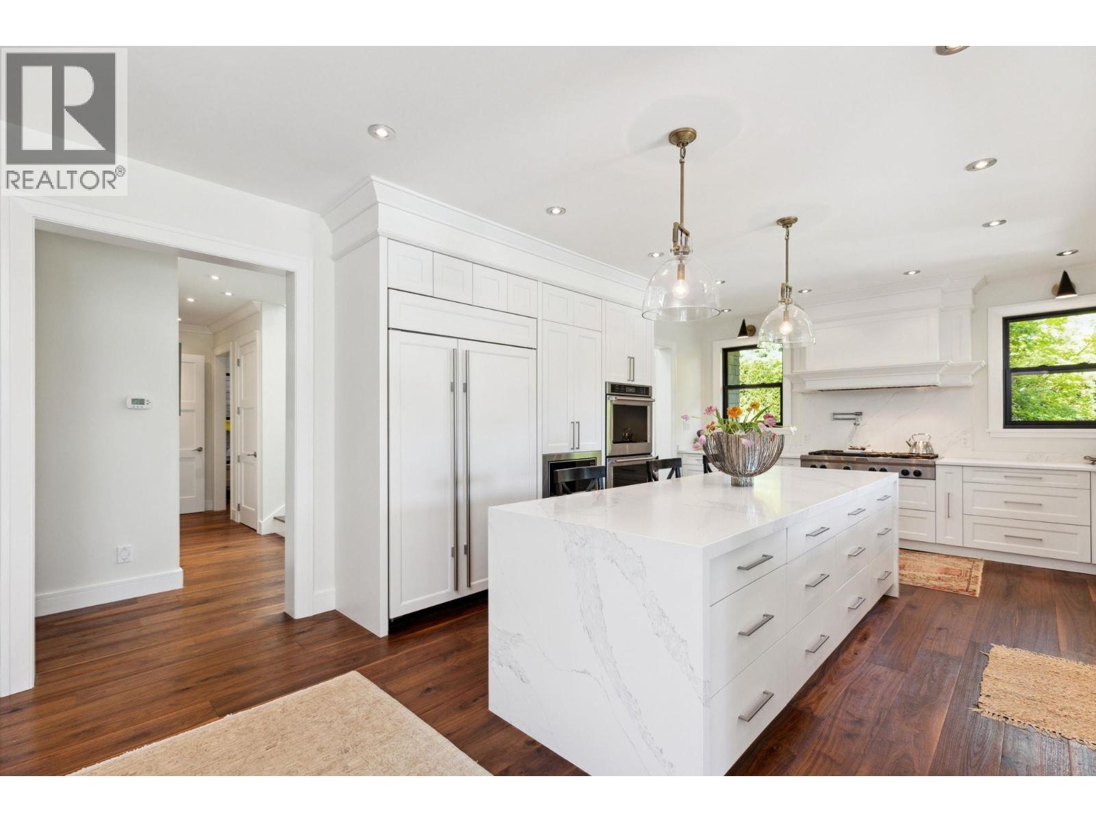 939 FRIAR CRESCENT, North Vancouver