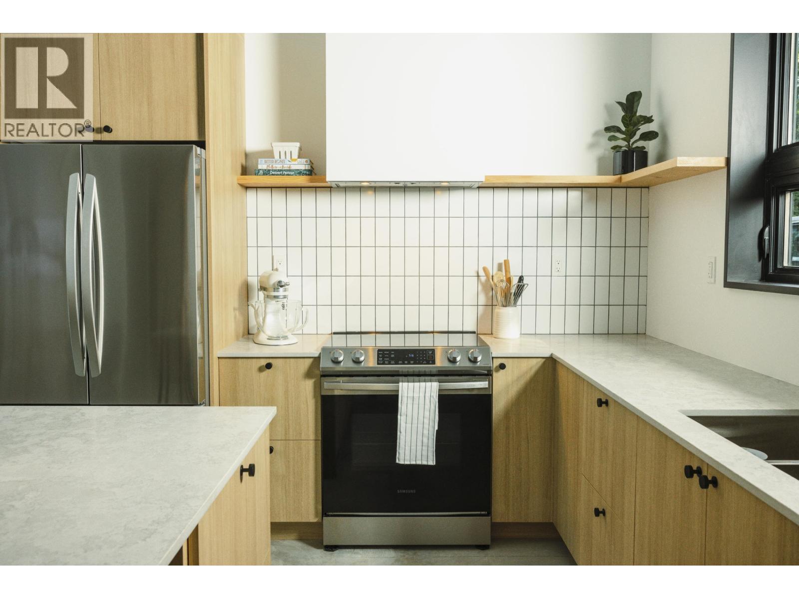 13801 LEE ROAD, Pender Harbour