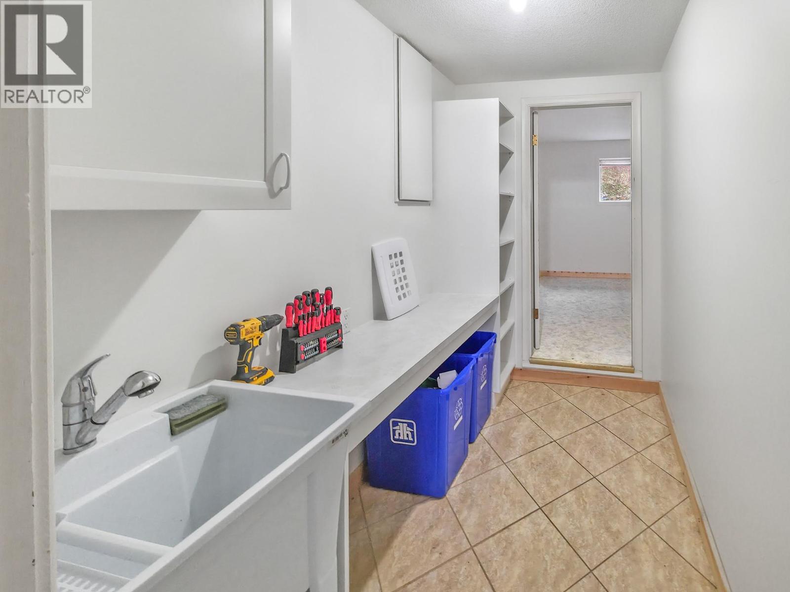 338 VALLEYVIEW Drive, Creston