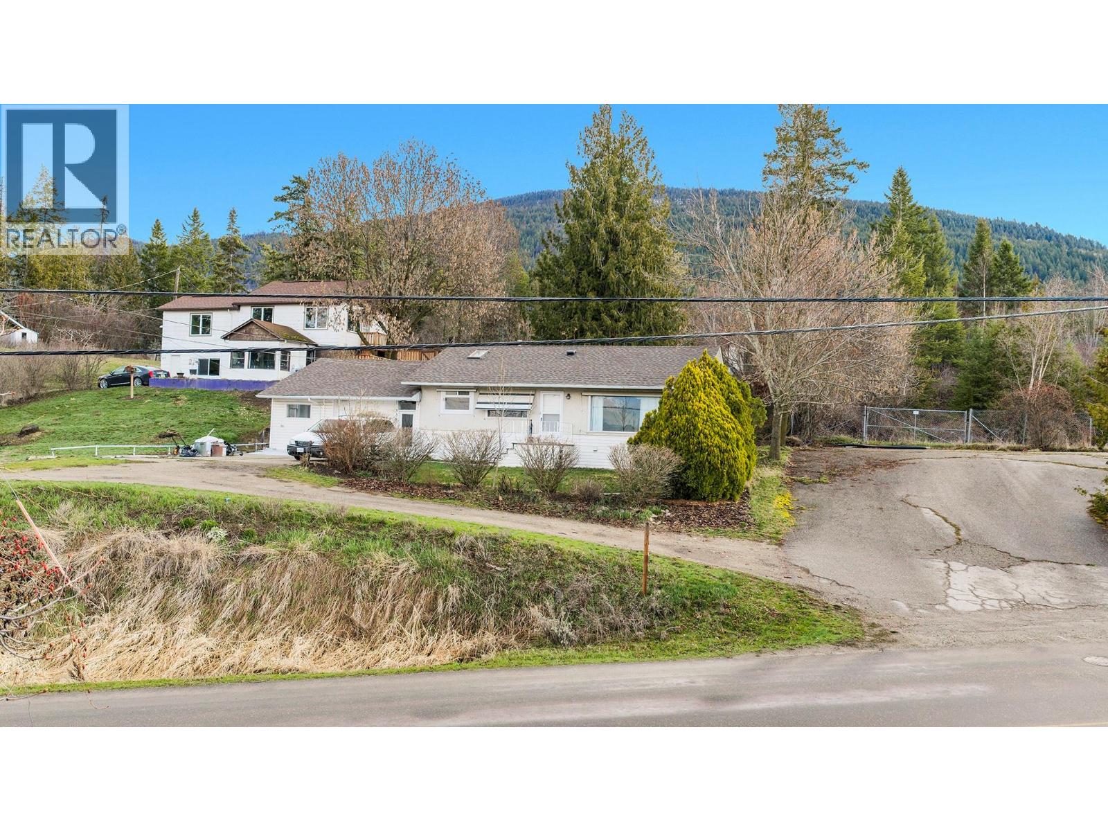 338 VALLEYVIEW Drive, Creston