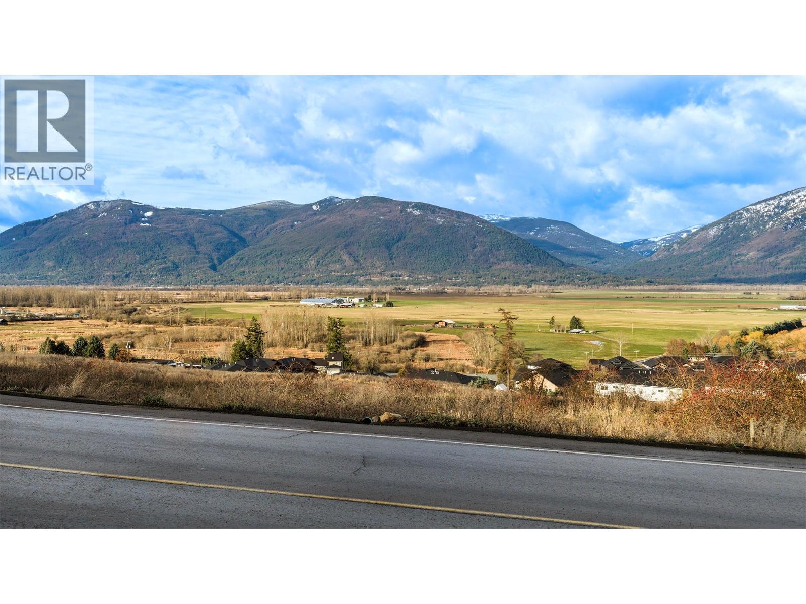 338 VALLEYVIEW Drive, Creston