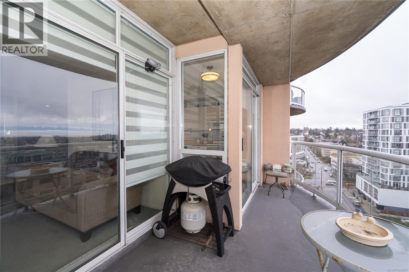 1401 1020 View Street, Victoria