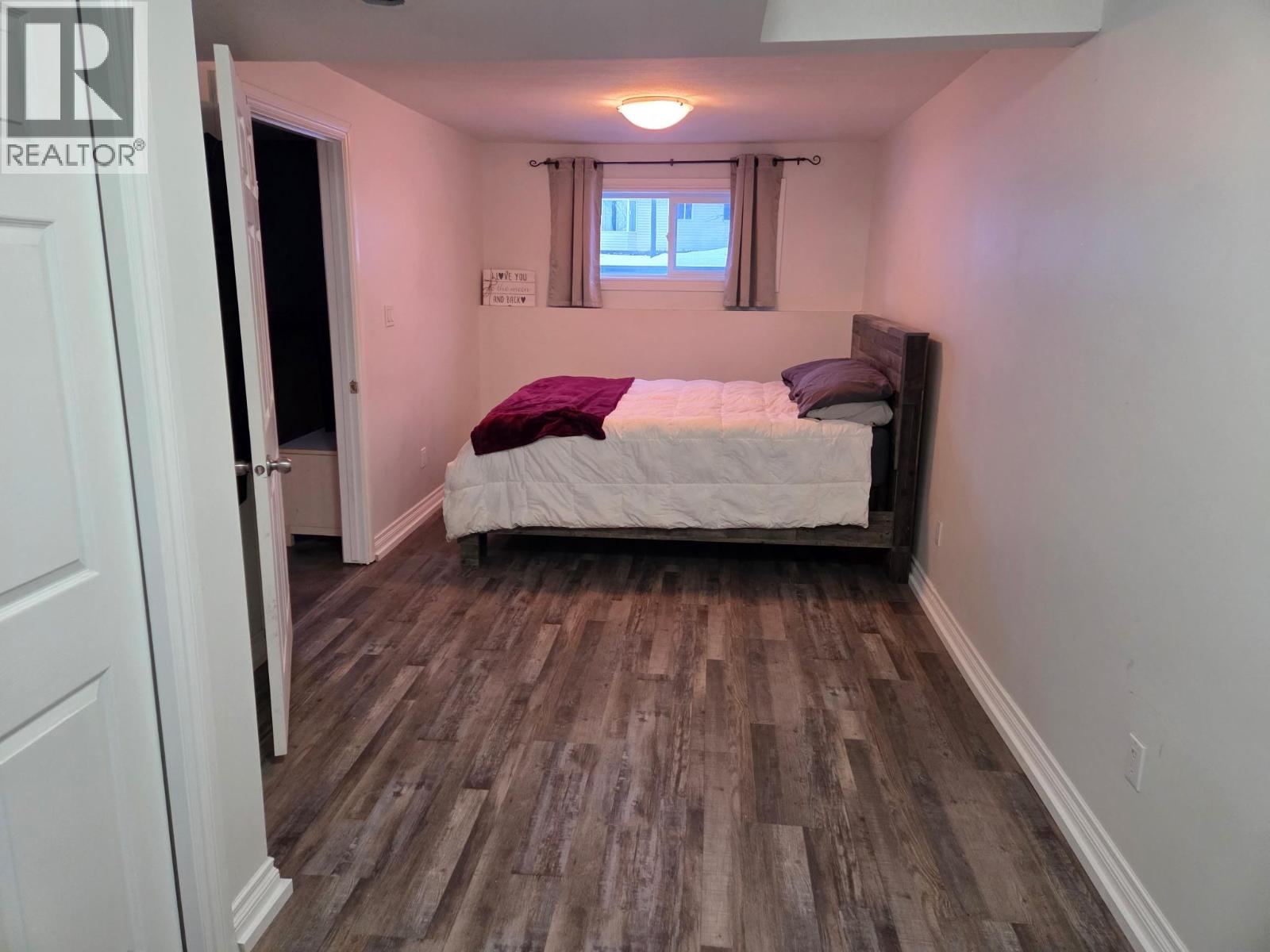 1548 110 AVENUE - 14