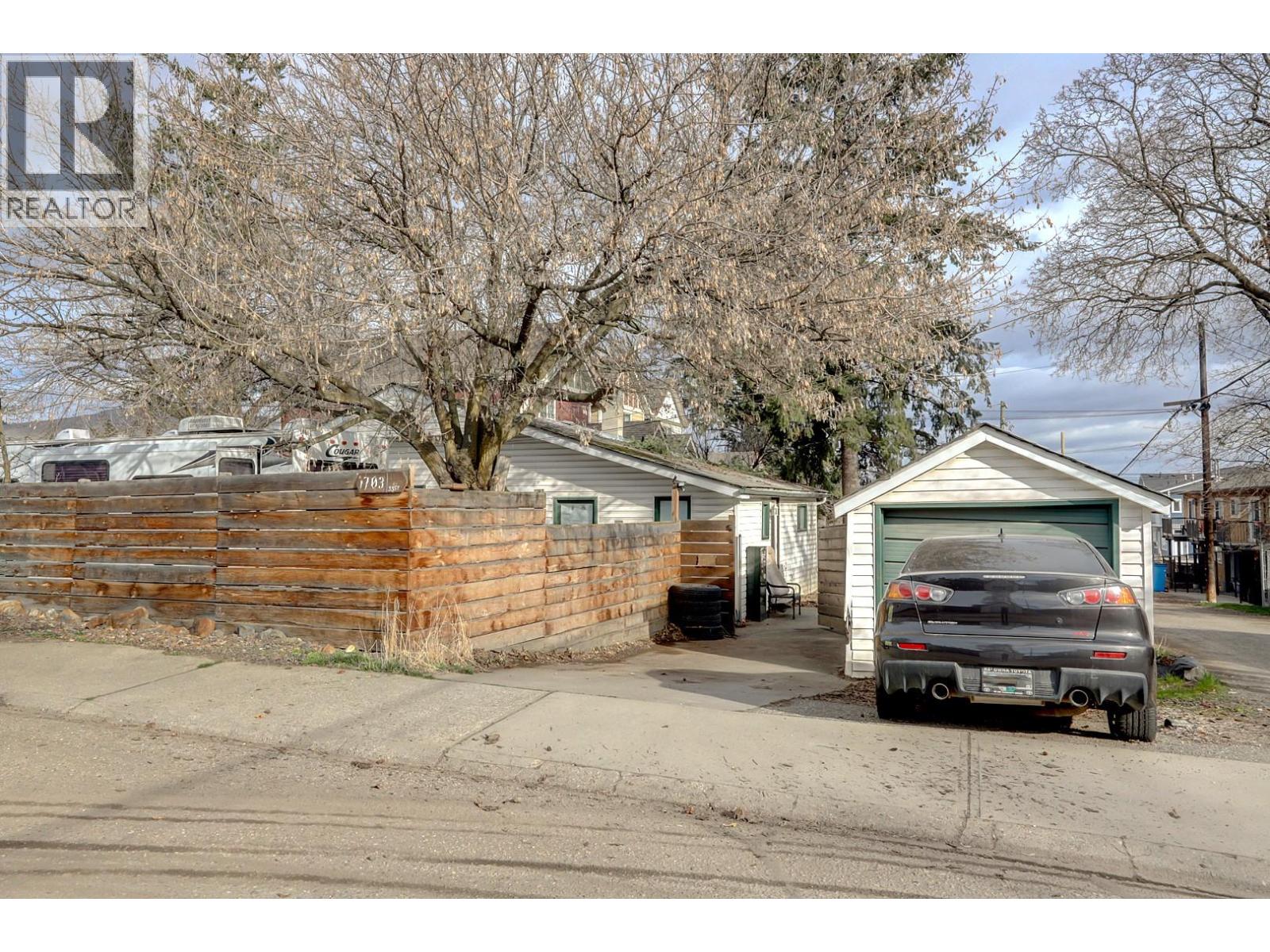 1703 33 Street, Vernon