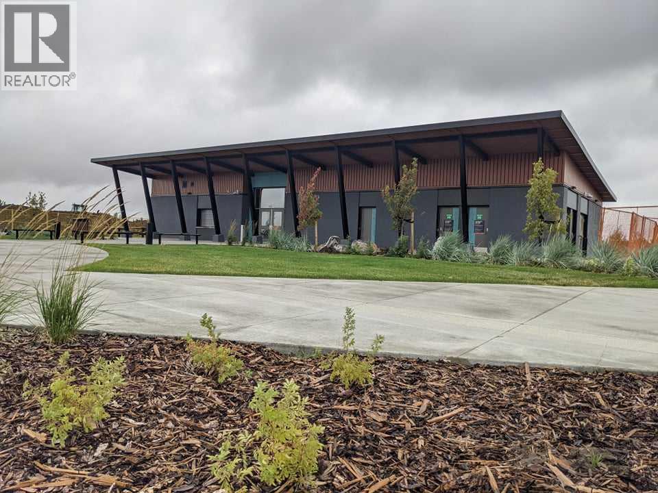 308 UPLANDS BOULEVARD N - 4