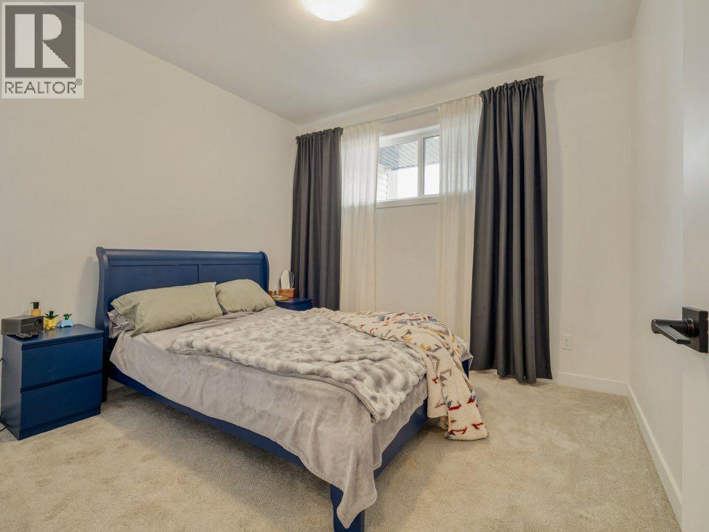 308 UPLANDS BOULEVARD N - 16
