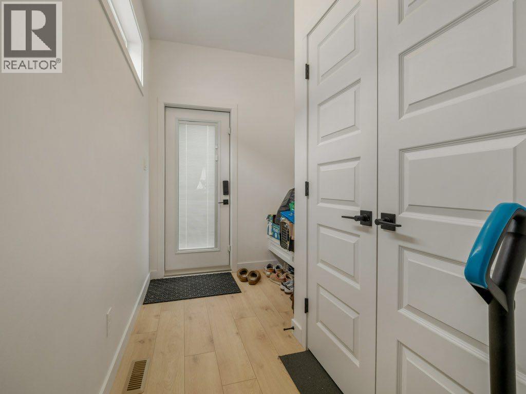 308 UPLANDS BOULEVARD N - 15