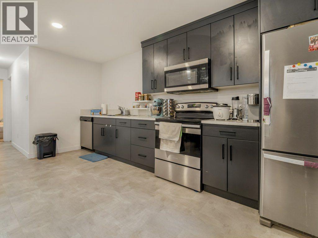 308 UPLANDS BOULEVARD N - 24