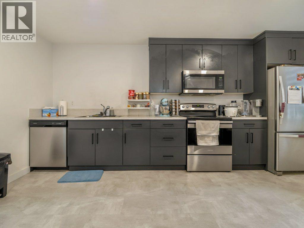 308 UPLANDS BOULEVARD N - 23