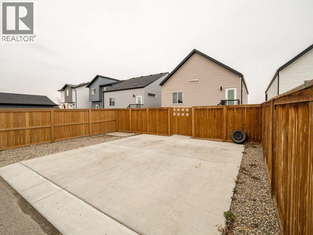 308 UPLANDS BOULEVARD N - 41