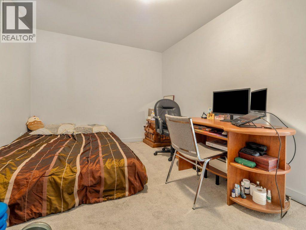 308 UPLANDS BOULEVARD N - 34