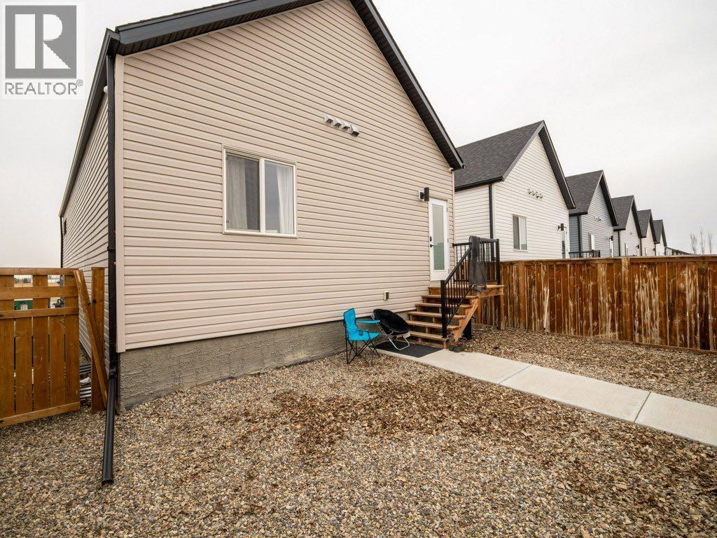 308 UPLANDS BOULEVARD N - 38