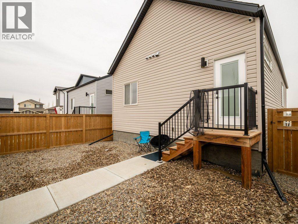 308 UPLANDS BOULEVARD N - 37
