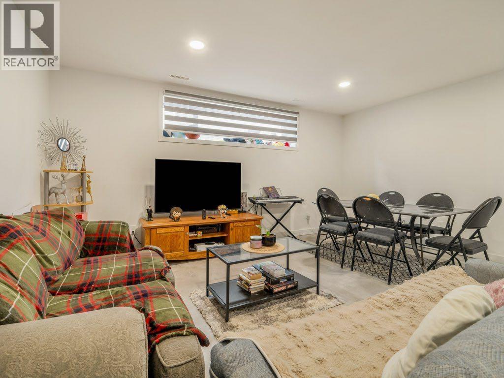 308 UPLANDS BOULEVARD N - 28