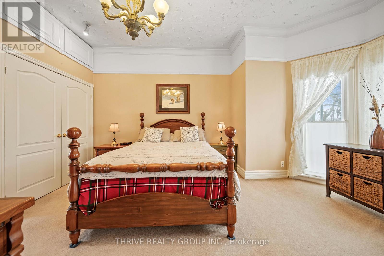 302 TALBOT STREET E Property Photo