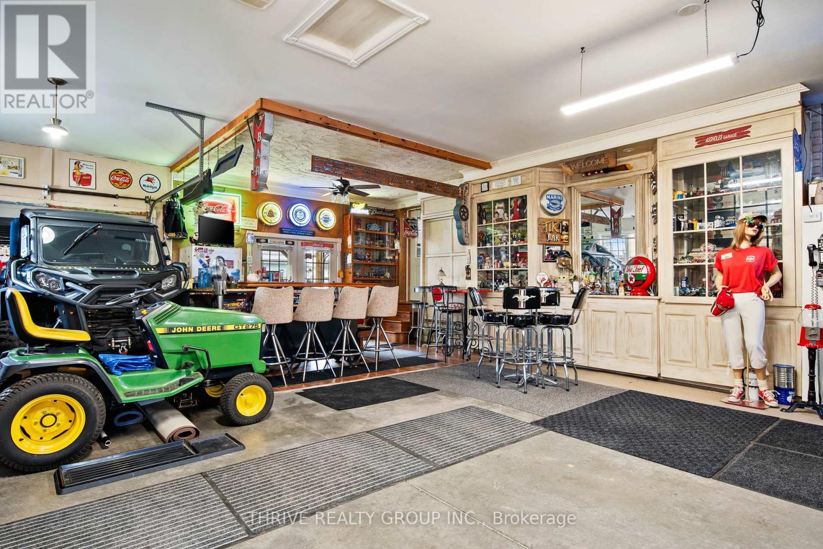 302 TALBOT STREET E Property Photo