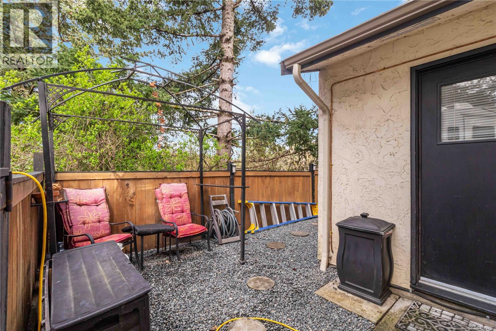 #A 3043 PICKFORD RD - 33